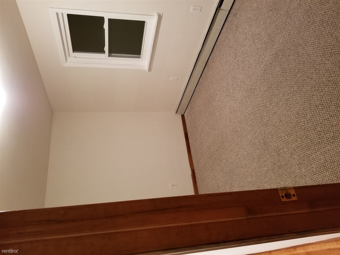 Foto principal - 1553 E 58th St