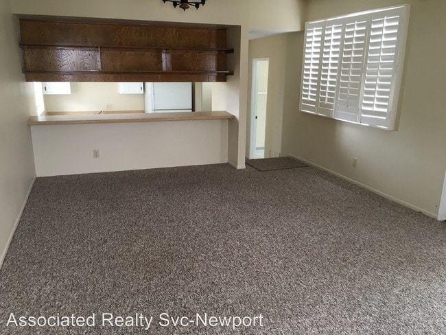 Building Photo - 1802 1/2 W Oceanfront