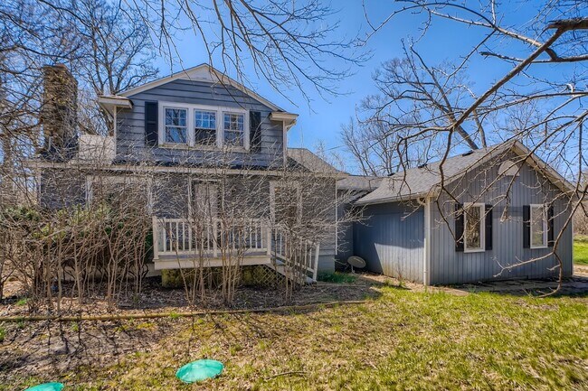 Building Photo - 203 Roberts Rd