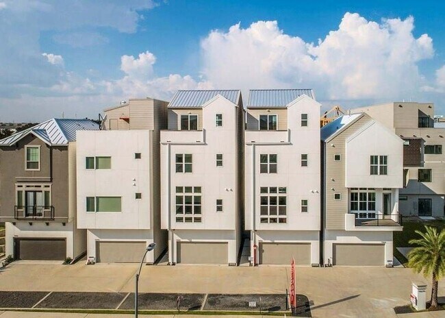 Building Photo - Spacious 4BR House in Houston