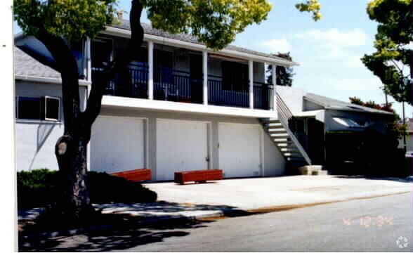 Building Photo - 1027-1029 Fulton St