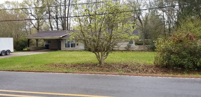 Building Photo - 604 Maple St