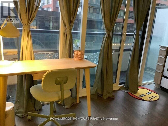 Photo du bâtiment - 36 Lisgar St