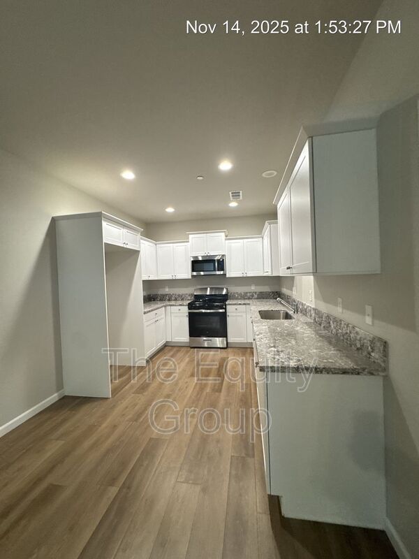 Foto del edificio - 519 S Summit St