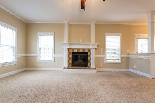 Foto del edificio - 221 Worthington Ct
