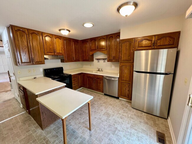 Foto del edificio - Beautifully Updated 3-Bed, 3-Bath Townhome...