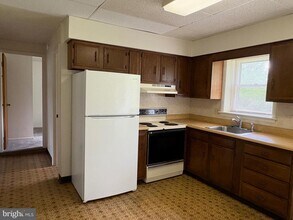 Building Photo - 56 Pineside Dr