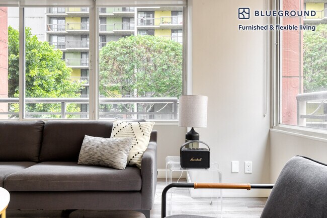 Foto del edificio - 225 S Olive St