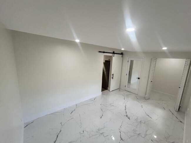 Foto del edificio - 2340 SW 19th Ave