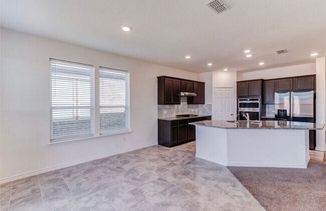 Foto del edificio - 321 Wild Onion Ln