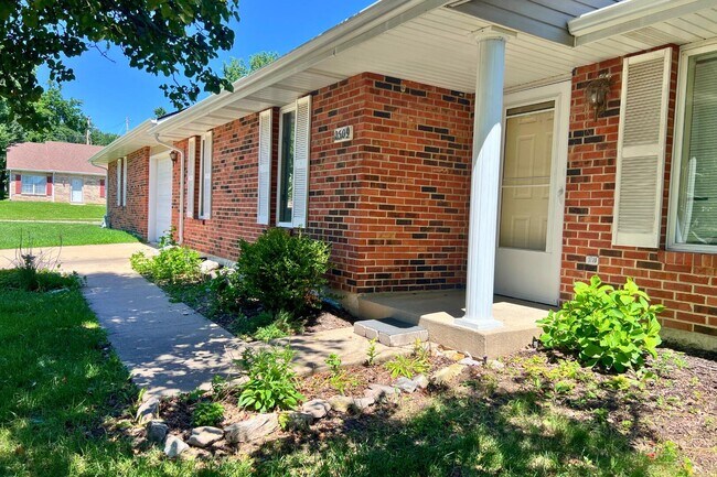 Foto del edificio - 2509 Hollyhock Dr