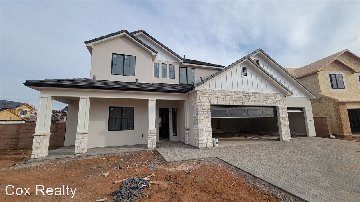 5 br, 3.5 bath House 311 S Water Course House for Rent in Washington, UT