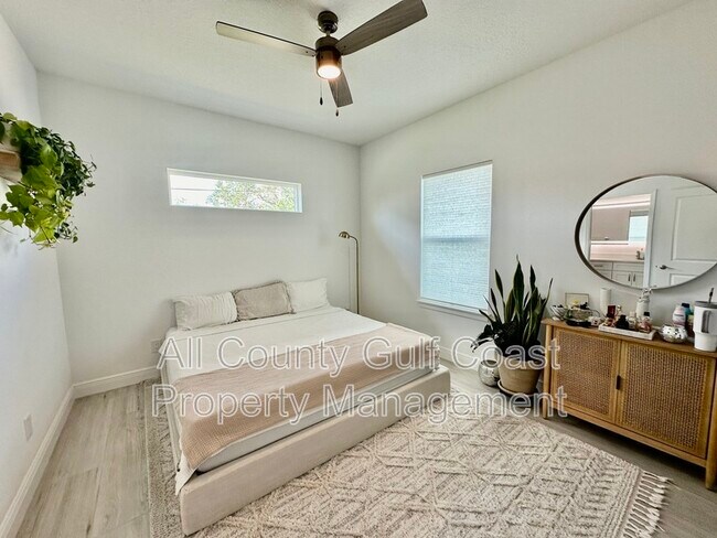 Foto del edificio - 584 Flamingo Rd