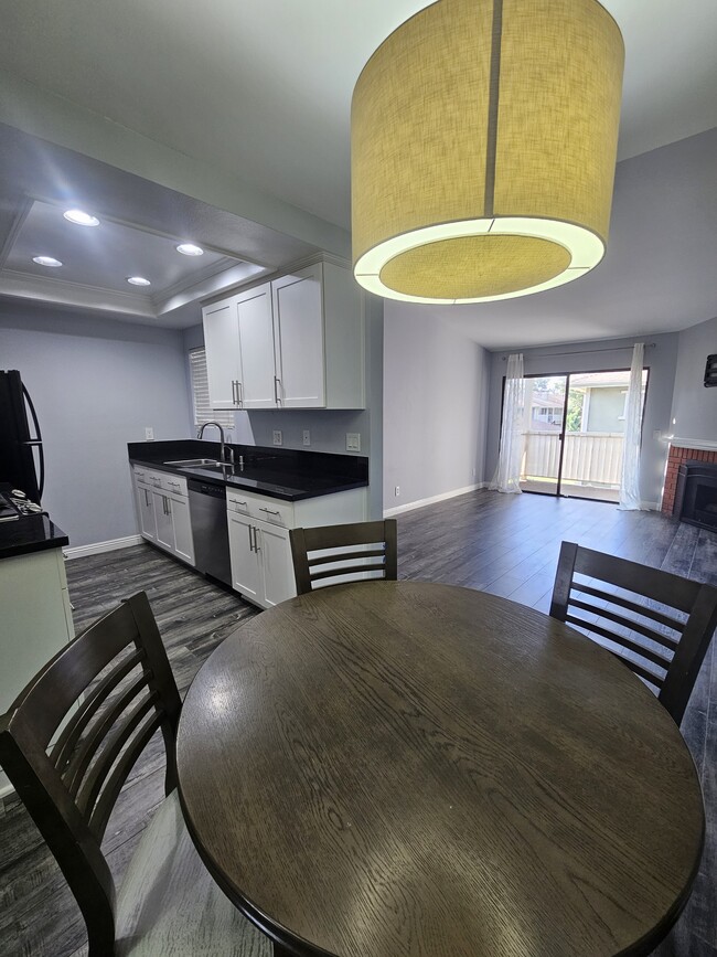 Building Photo - 1131 Packers Cir