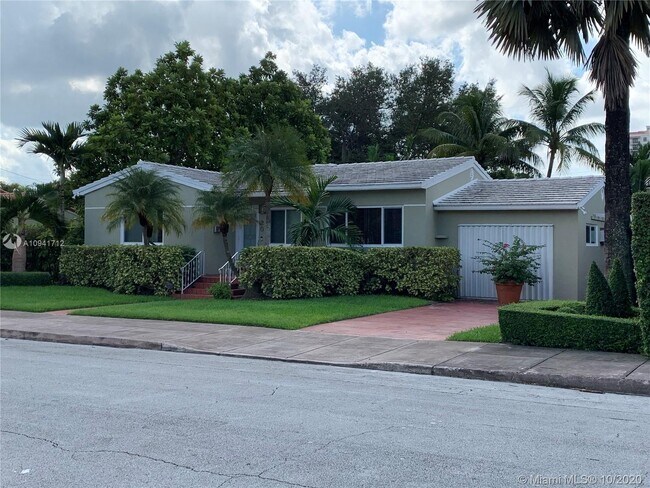 Building Photo - 20 Montilla Ave