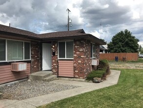 Building Photo - 1003 E Jackson Ave