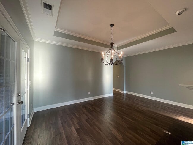 Building Photo - 295 Creekside Ln