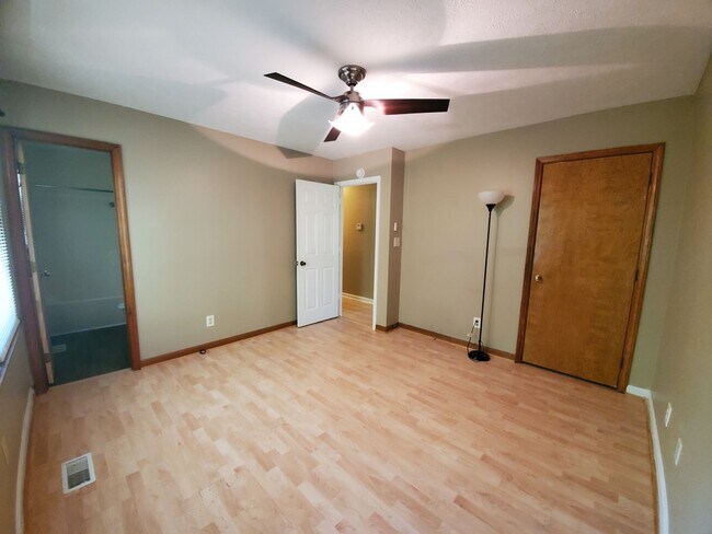 Foto del edificio - 6569 Green Meadow Ct