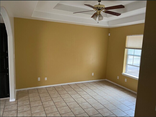 Building Photo - 1804 Agua Fina Ave