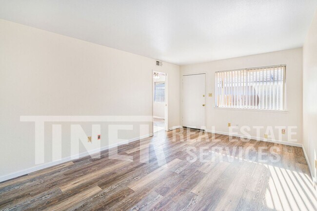 Foto del edificio - 2332 Irma Way