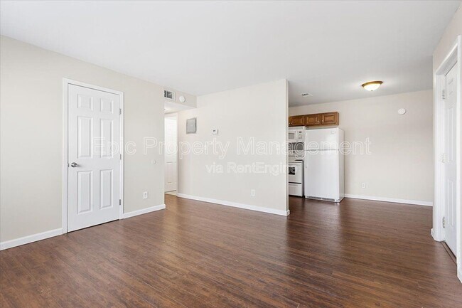 Foto del edificio - 23210 Huron River Dr