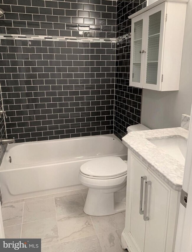 Foto del edificio - 4808 Moorland Ln