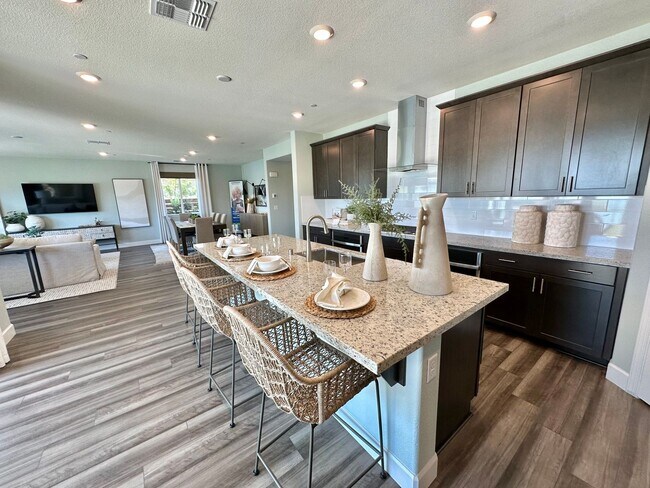 Foto del edificio - Gorgeous lakeview model home