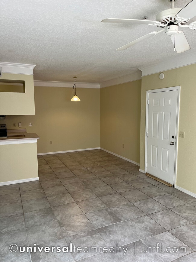 Building Photo - 11520 Villa Grand