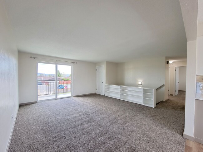 Building Photo - Driftwood Apartments