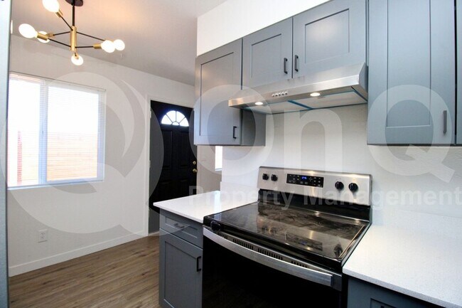 Foto del edificio - 745 W McMurray Blvd