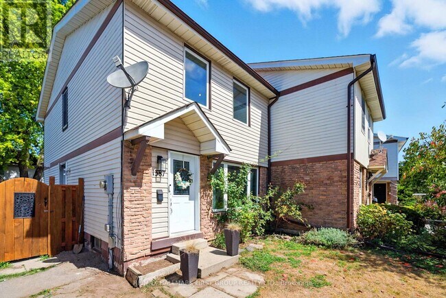 Building Photo - 1387 Largo Crescent