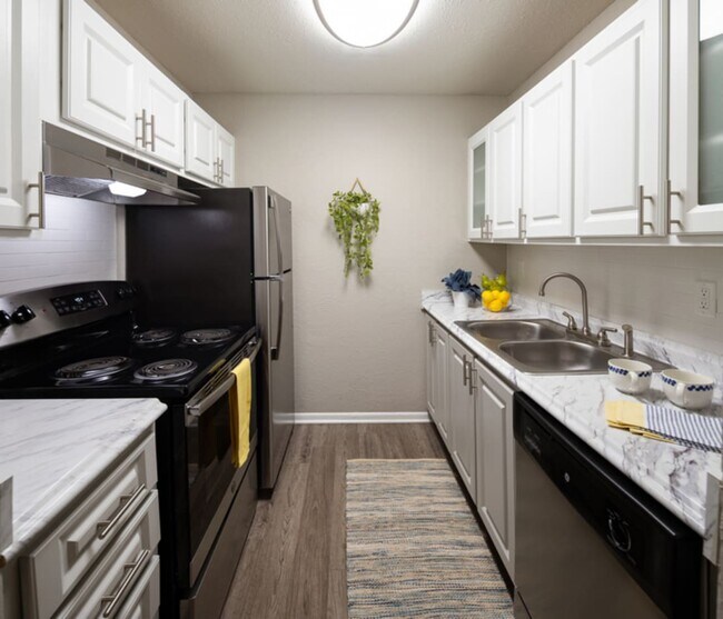 Waterview at Rocky Point Apartments at 5430 Gingercove Dr Tampa, FL