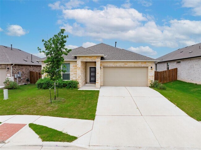 Foto del edificio - 17720 Avalar Ave.