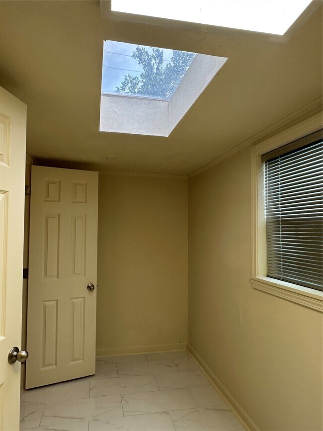 Foto del edificio - 3611 Broadmead Dr