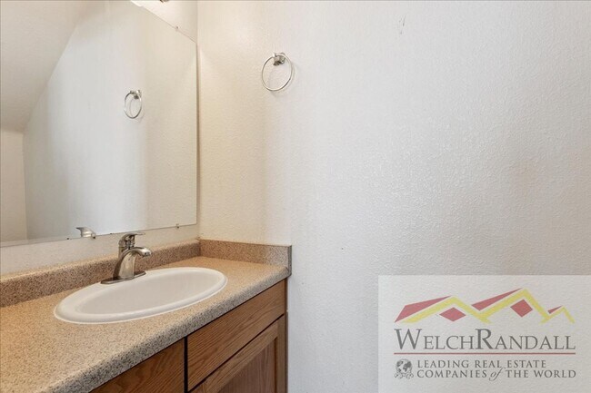 Foto del edificio - Beautiful 3 Bed 1.5 Bath Townhome in Ogden