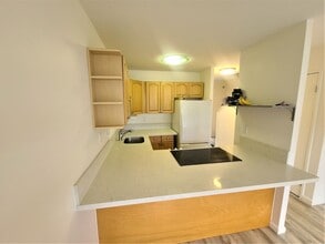 Building Photo - 350 Aoloa St