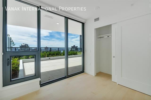 Photo du bâtiment - Millennium Condo ? 2 Bed, 2 Bath, Wide Bal...