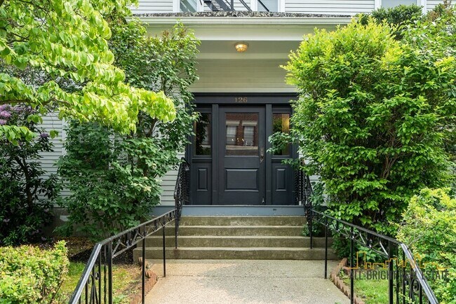Building Photo - 126 Englewood Ave