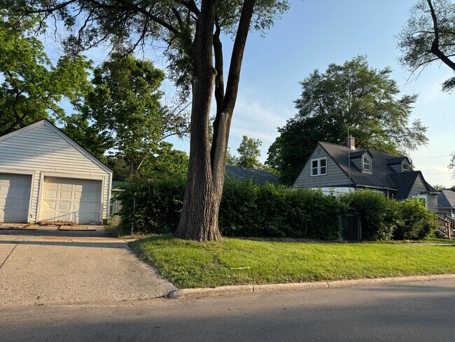 Foto del edificio - 420 Ridgeland Ave