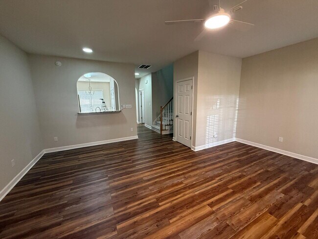 Foto del edificio - 305 Sugar Maple Ave