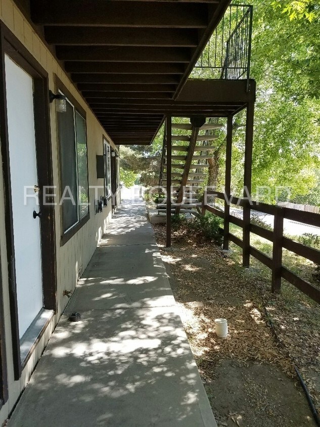 Primary Photo - 2025 Wedekind Rd