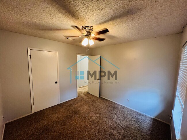 Foto del edificio - 113 Hilltop Dr