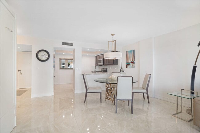 Building Photo - 3430 Galt Ocean Dr