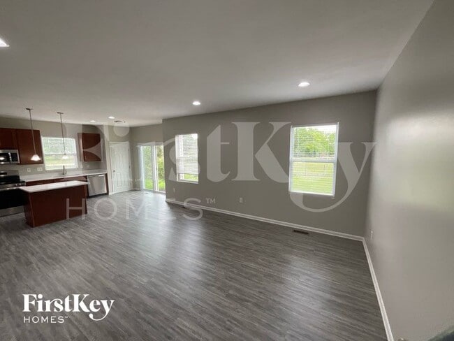 Building Photo - 1624 Rosemore Ln
