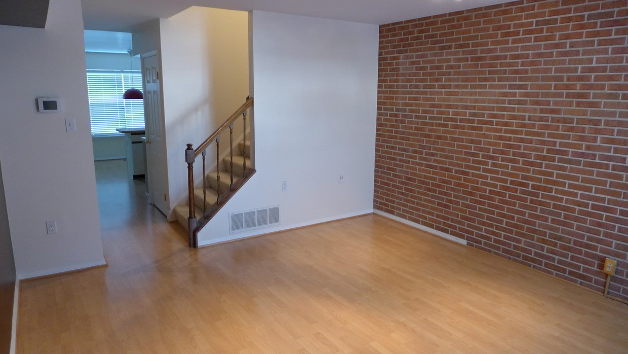 Primary Photo - 24 N Wolfe St