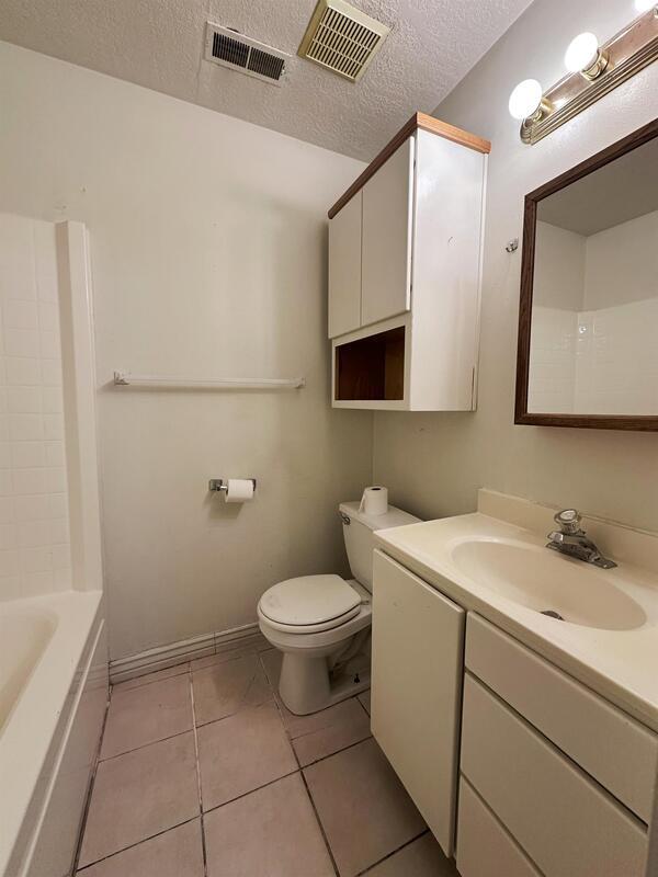 Building Photo - 18 N 200 E