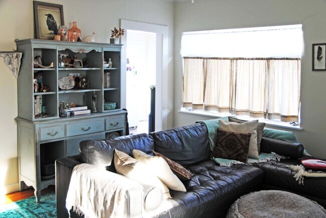 Living Room - 452 Elwood Ave