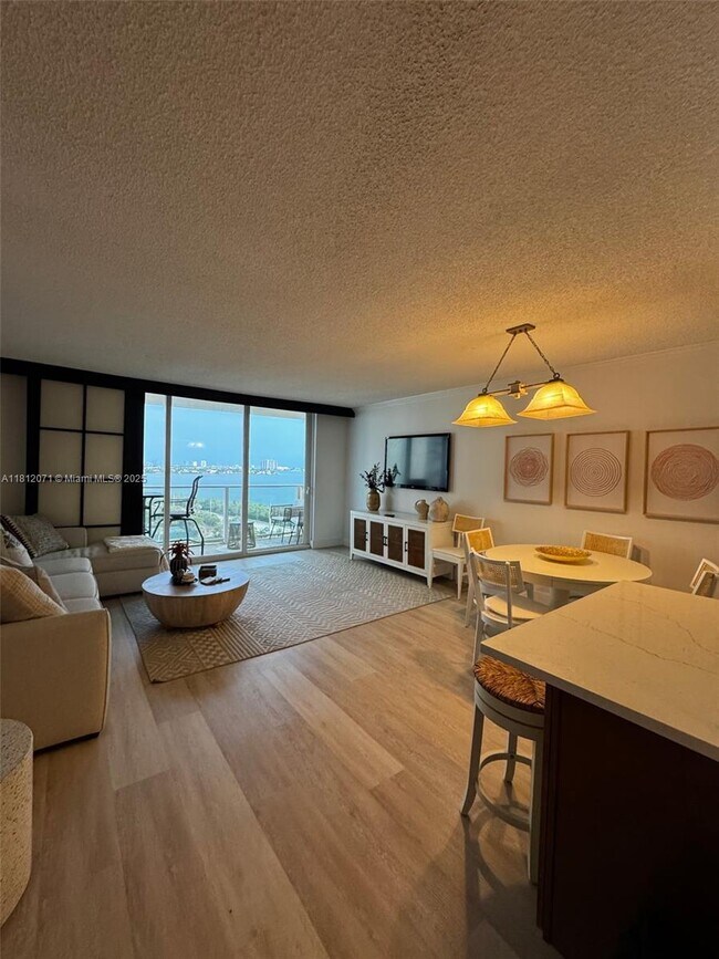 Foto del edificio - 5440 N Ocean Dr