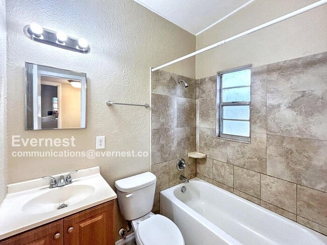 Building Photo - 2925 N 46th St