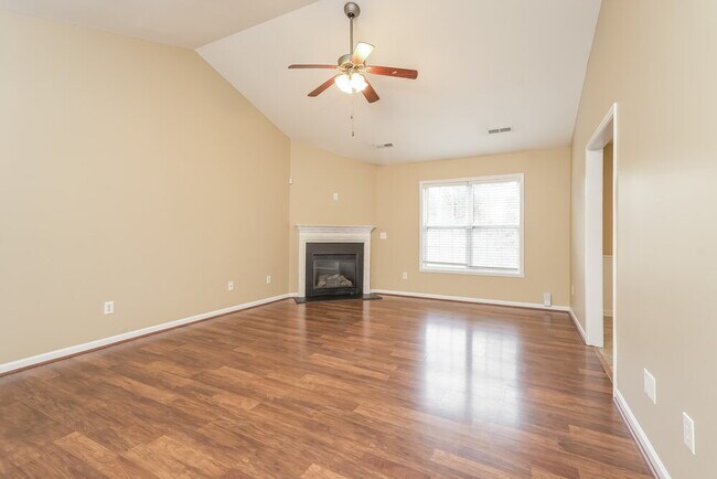 Foto del edificio - 312 Walden Ridge Ct
